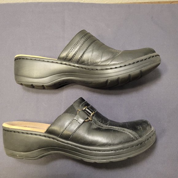 CLARK WOMENS BLACK LEATHER SLIP ON CLOGS - GREAT CONDITION - Picture 7 of 8